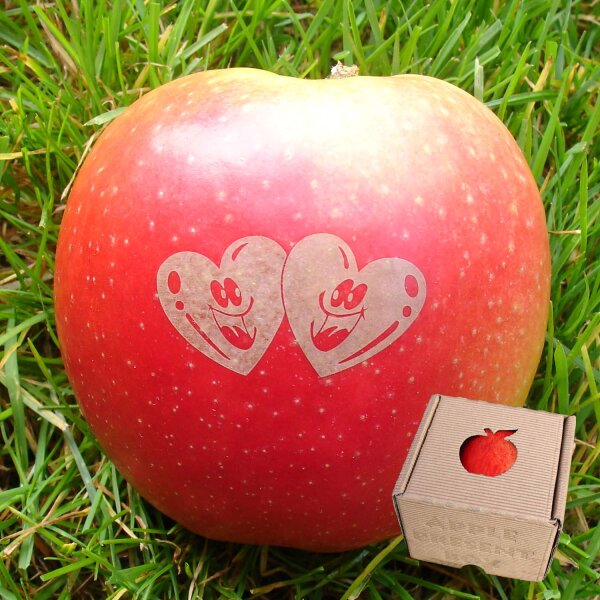 Apfel mit Branding lachende Herzen