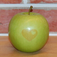 Grüner Apfel mit Herz