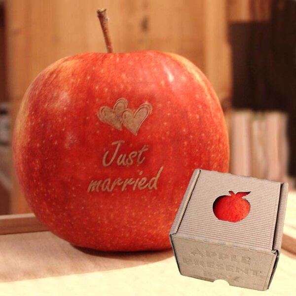 Apfel mit Branding Just married