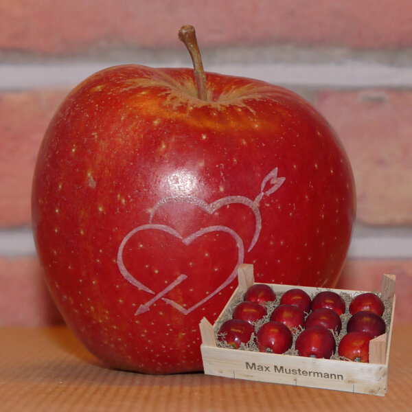 Liebesapfel rot / Zwei Herzen mit Pfeil / 12 Äpfel Holzkiste / Kiste mit Namen