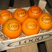 6 große Logo-Orangen in Logo-Holzkiste|truncate:60